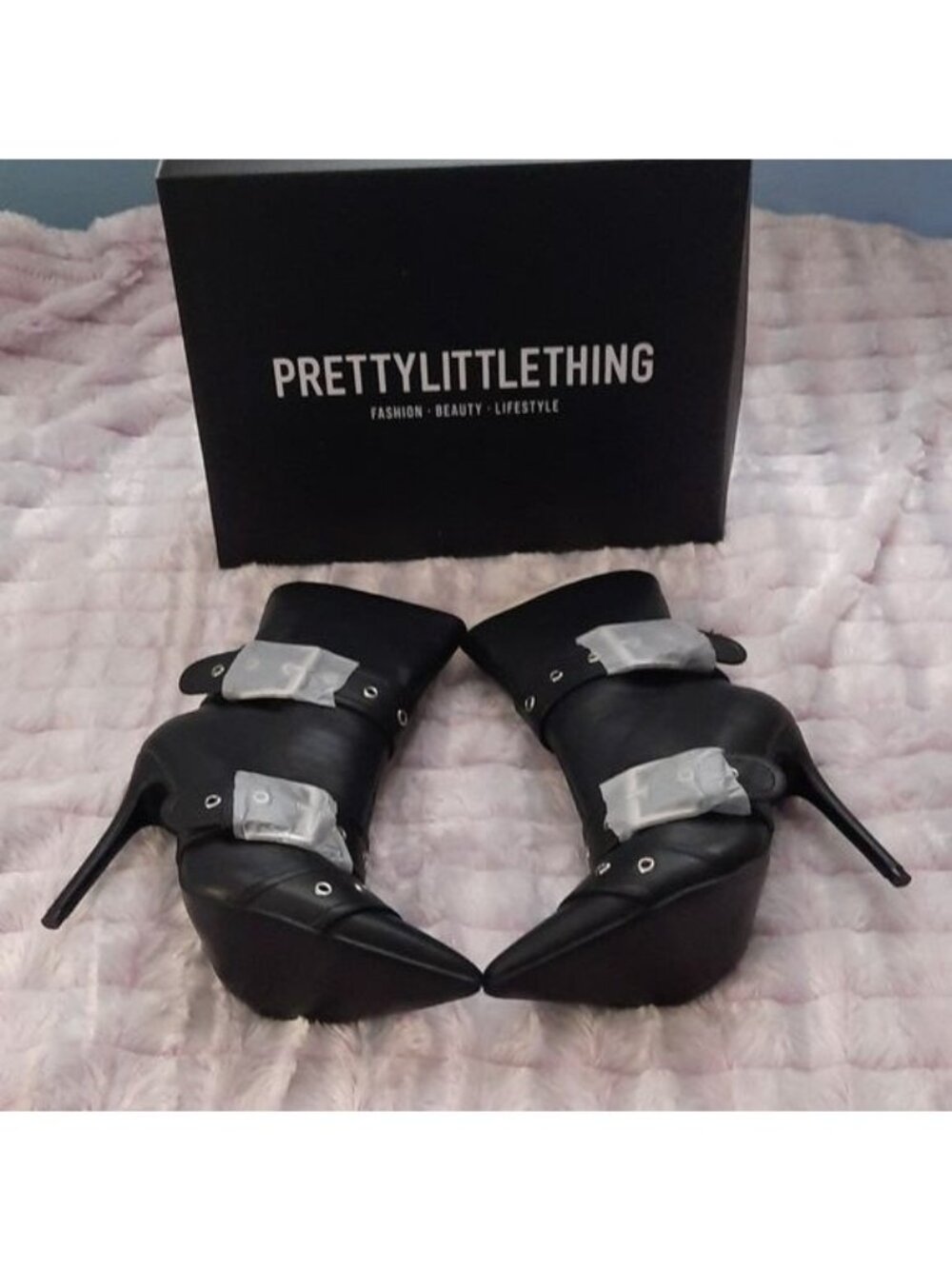 Pretty Little Thing NIB Black Faux Leather Pointed Toe Buckle 5 Inch Heel Boot 7 - Picture 3 of 9
